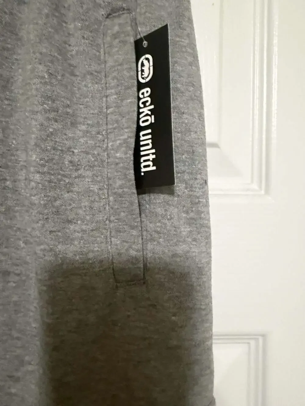 Ecko Unltd. World Famous Graphic Fleece Cargo Joggers